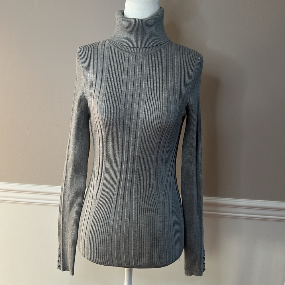 White House Black Market Gray Ribbed Turtleneck Sweater size XS